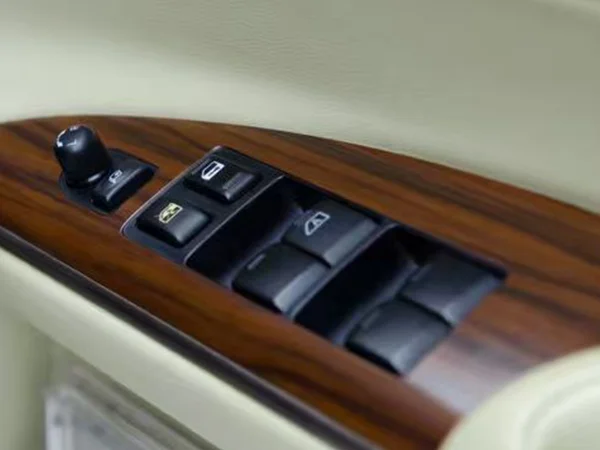 Kepiye Bagean Plastik Interior Otomotif Dirancang kanggo Interior Kendaraan Modern?